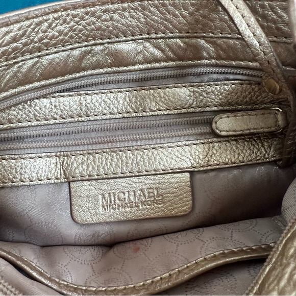 Gold Michael Kors bag - Picture 4 of 7